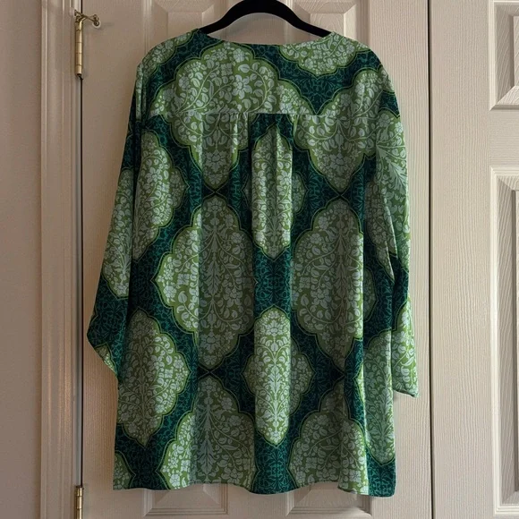 Beautiful by Lawrence Zarian Green Paradise Damask V-Neck Blouse – Size 1X - Picture 2 of 8
